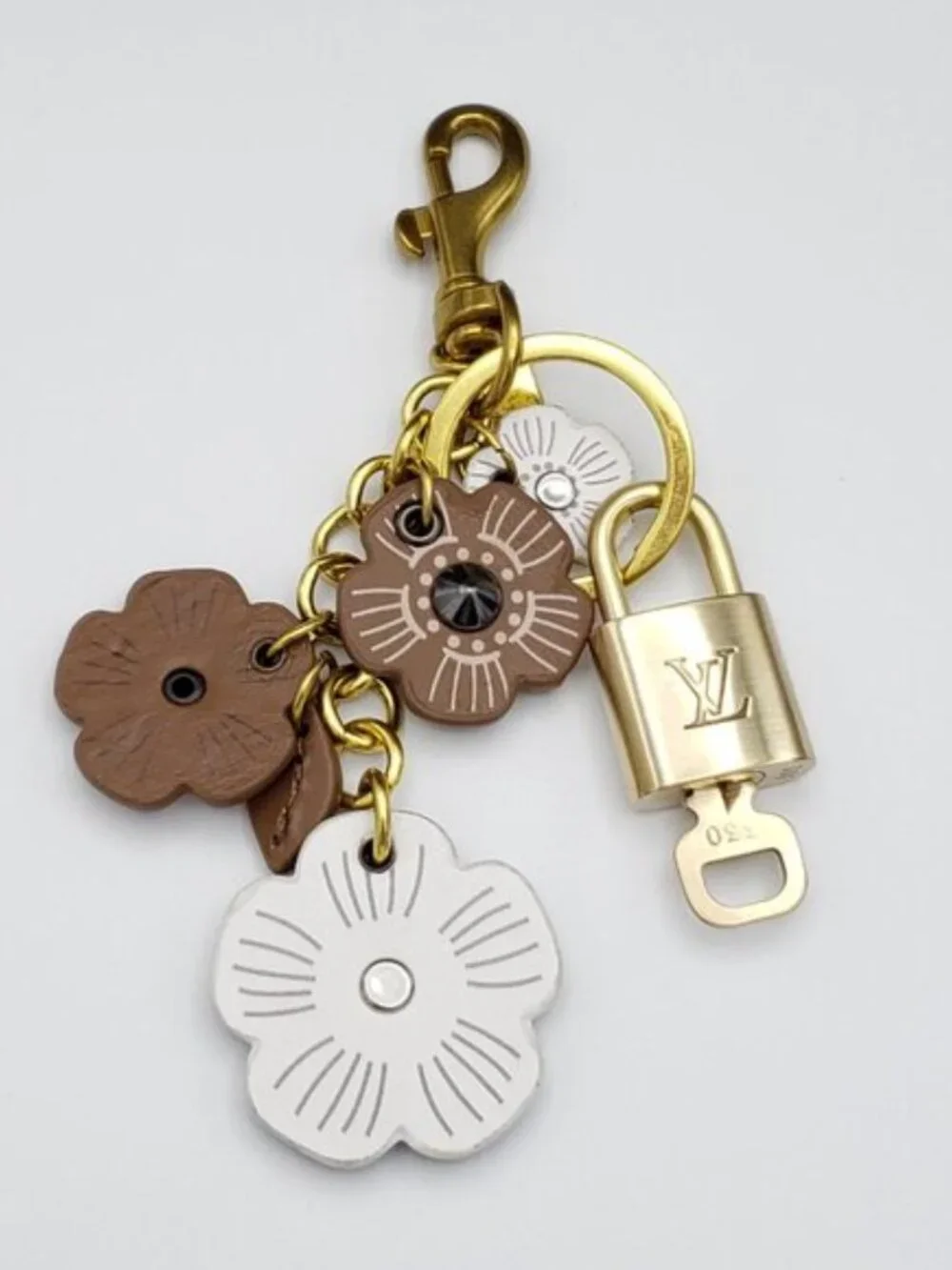LV Authentic Gold Padlock 🔒 Key Set w/ Unbranded Flower Keychain Charm